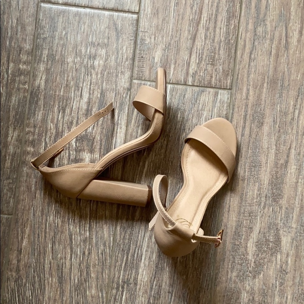Nude 👠